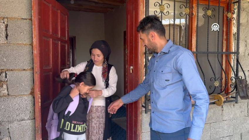 Bu okulda 3 yıldır tek bir öğrenci var. 9 yaşındaki Hasret artık sınıf arkadaşı istiyor - Resim: 22